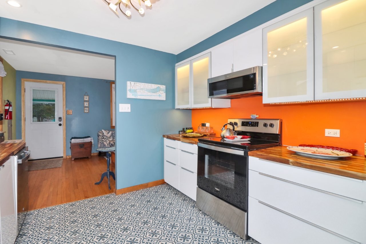 Kitchen &amp; Dining at Cape Bay Escape